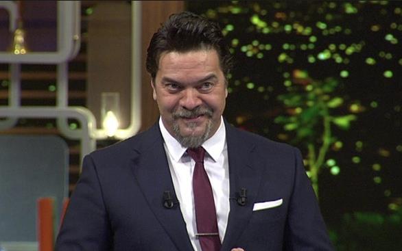 Kanal D, ekran klasiklerinden saylan &#8220;Beyaz Show&#8221;u sonlandrma karar almt. Akabinde Beyaz&#8217;n grmeleri de balad. Taraflar reddedecek ama bir ulusal kanalla yaplan grme mevcut. Ne yazk ki sonu alnamam... Sonras m? Srada yine ulusal ve elence arlkl iki kanal var. Onlarla el sklrsa Beyaz ok deil birka ay sonra yine ekranda!'