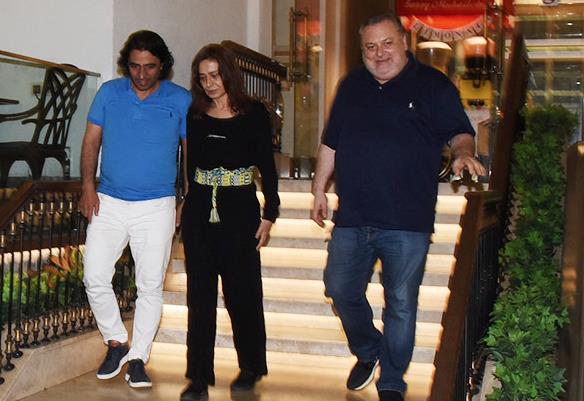 DMC Genel Mdr Samsun Demir&#8217;le Etiler&#8217;deki bir mekan k grntlenen Yldz Tilbe, "ok gzel tepkiler aldk. Tarkan' istiyorduk, ama olmad. yle yeni ark falan istemedi. nce olmak istedi ama sonra olamad. Hadise de olmak istedi ama olamad. Ajda Hanm da yle. stediler ama olamadlar. Sebebini bilmiyorum. Herkes bana soruyor, bana arlyor bu durum hakknda. Kiilerin kendilerine sorarsanz daha iyi olur. Ama bu albmde olmadysa, devamn yapmay dnyorum. Albmde bulunamayan arkadalarm var. Trkiye 39 sanatdan ibaret deil ki. 300'e yakn arkm var. Devamn yapacaz&#8221; eklinde konutu.