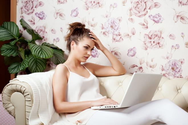 Srf elencesine ya da akasna da olsa yasal olmayan eyler yazmayn ve paylamayn. Hatta yle syleyelim; polis karsnda syleyemeyeceiniz hibir eyi sosyal medyada paylamayn. Sosyal medyada paylatnz belki de nemsiz olarak grdnz yazlarn size nasl geri dneceinizi hibir zaman bilemezsiniz. Kaynak: Elle / Ahsen elik