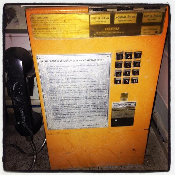 Jetonlu telefonlar  <br>  Eskiden jetonumuz kadar konuabilirdik! Artk kartl telefonlar gerektiinde kullanyoruz.