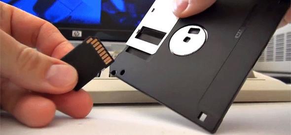 3.5 in&#8217;lik disket src  <br>  1982 ylndan itibaren kullanma sunulan 3.5 in&#8217;lik disket srcler, bugn de halen kullanlmaya devam ediyor; ancak bugn kullanlan birok cihazda bu srcye artk yer verilmiyor.