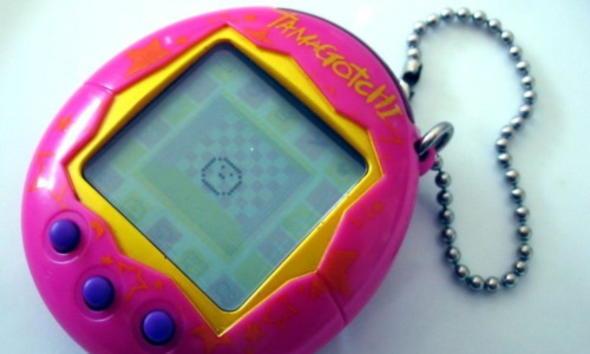 Sanal bebek  <br>  2000'lerin banda sanal bebek furyas balam; herkes kendi hayvann bu kk oyuncaklarda besleme balamt.