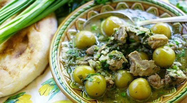 Aluciye | Mardin  <p>    Erik ile yaplan ve Anadolu'daki meyveli yemekleri talandran bir lezzet.