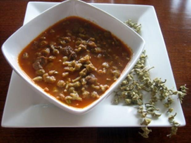 iek Bamya | Konya<p>      Kurutulmu minik iek bamyalar ile yaplan iek bamya, Konya'nn en zel lezzetlerinden biri.