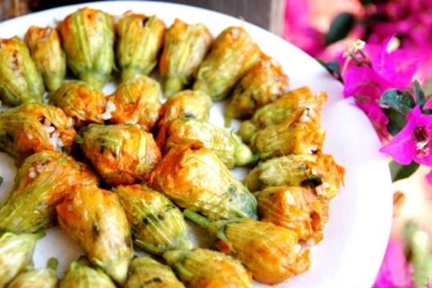 Kabak iei Dolmas | Mula<p>      Yzn gnee dnen kabak iekleri  bu sefer sofralarda bahar havas estiriyor.