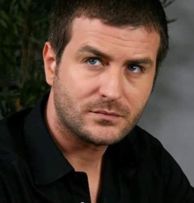 TMUR ACAR: Nasl yazacan bilemiyor insan. Canmz, arkadamz Arda ziri&#8217;yi kaybettik... Ailesi ve yaknlarna sabrlar diliyorum... Mekann cennet olsun kardeim...