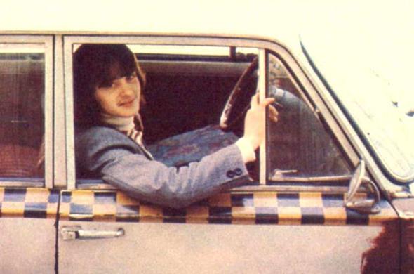 TAKSCLK YAPTI: Sonra bir sre bfecilik, taksicilik yapt. Bir ara Zeynep Deirmenciolu ile birlikte emlaklk yapt. Onu 90'larn sonunda 2000'lerin banda baz TV dizilerinde konuk oyuncu olarak izledik.