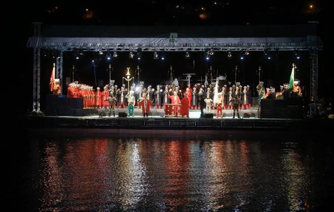 stanbul'un Fethi'nin 565. yl, Cumhurbakan Recep Tayyip Erdoan'n himayelerinde stanbul Bykehir Belediyesi&#8217;nin organizasyonuyla dzenlenen trenle kutland.