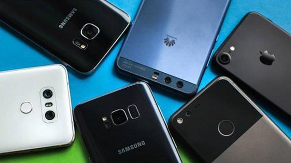 Akll telefon modellerinin yayd spesifik radyasyon seviyeleri, Almanya Nkleer Gvenlik ve Radyasyon Koruma Ofisi tarafndan lld. Birok organizasyon akll telefonlarn 0.60 Watt deerinin altnda radyasyon yaymas gerektiini savunuyor.    <br>te telefon telefon en oktan en aza telefonlarn radyasyon deerleri...