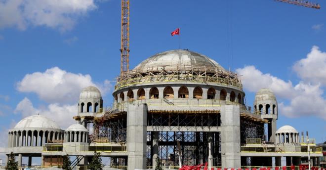 Kubbenin tamamlanmasnn ardndan 61 metre ykseklie ulaacak minarelerin yeri de hazrland. Kubbenin ardndan minareler ykselmeye balayacak.