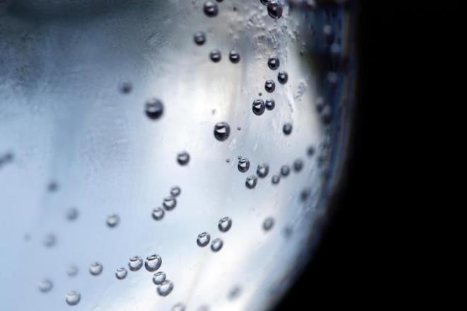 Bu nedenli meyveli maden suyu iiyorsanz ierisindeki eker miktarn da dikkate almalsnz.