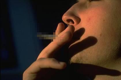 Sigara i�meyin; Uzmanlar taraf�ndan yap�lan ara�t�rmalara g�re, yeme�in hemen ard�ndan yak�lan tek bir sigara, 10 sigara i�meye e�de�er say�l�yor. Ve bu durum kansere yakalanma riskini art�yor.