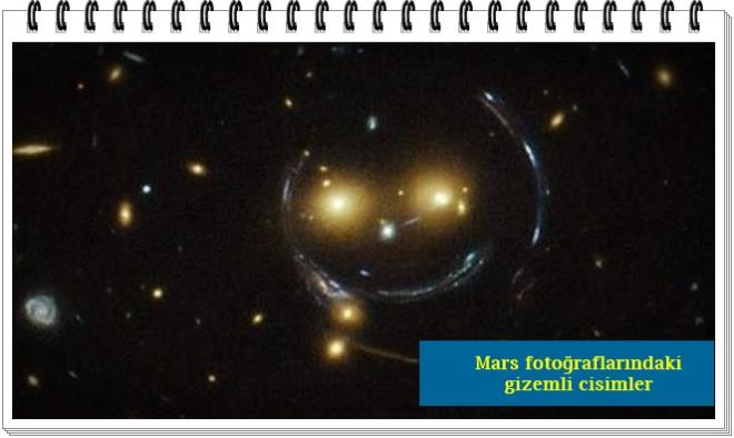 NASA'nn evrendeki gz olan uzay teleskopu Hubble, evrenimizin 'glmseyen' bir karesini yakalad. SDSS J1038+4849 isimli galaksi kmesinin fotoraf NASA tarafndan yaymland. Galaksi kmesi, Judy Schmidt isimli amatr bir uzay gzcs tarafndan kefedildi. Fotorafta 'gz' olarak grlen parlaklklar, iki ayr galaksi. Yz ve glmseymeyi oluturan izgiler ise, 'gl yerekimsel mercek' isimli bir etki nedeniyle oluuyor.