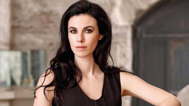 Defne Samyeli, rahim kanserine yakalandktan sonra New York&#8217;ta tedavi grd. Bu hastal atlatan Samyeli, sk sk doktor kontrollerine gidiyor.