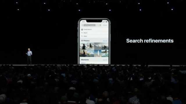 iPhone ve iPad&#8217;lerdeki fotoraflar uygulamas da yenilendi. Fotoraflar uygulamasna arama sekmesi eklendi ve bu arama sekmesinin yetenekleri arttrld. rnein, iek aramasnda siz daha i yazmadan uygulama size iek aramas iin tahminde bulunacak. Siz iek aramas yaptnzda iek ieren fotoraflarnz nnze serecek. Fotoraflar ekim lokasyonuna gre de ayklayacak olan yeni fotoraflar uygulamasna bir sekme daha eklendi. &#8216;&#8217;For You&#8217;&#8217; yani &#8216;&#8217;Senin in&#8217;&#8217; adndaki bu sekme size anlarnz hatrlatyor ve anlarnz arasnda ne kan fotoraflar gsteriyor. eitli tavsiyeler veren Senin in sekmesi, fotoraftaki kiileri de tavsiye ediyor. Tpk Facebook&#8217;un fotoraf etiketlemesinde yapt gibi.