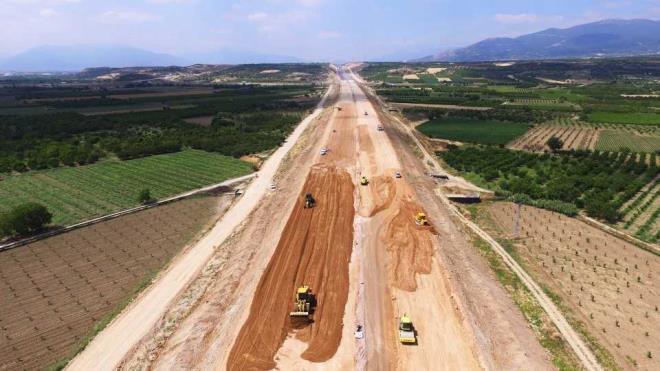 zmit Krfez Geii ve balant yollar dahil 384 kilometresi otoyol, 49 kilometresi balant yolu olmak zere toplam 433 kilometre uzunluundaki projede son 16 viyadk kald.