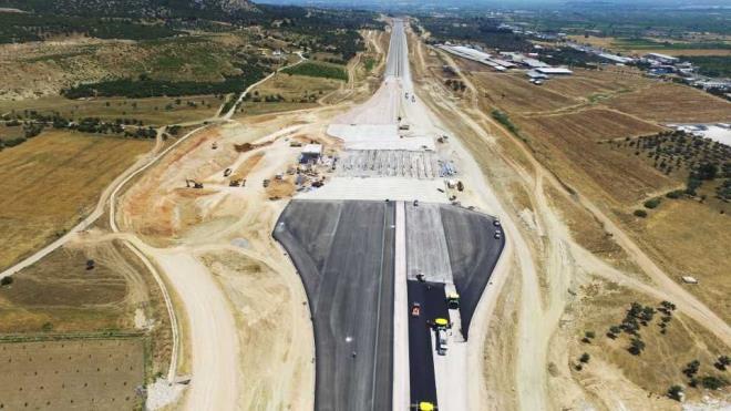 30 milyar 58 milyon lira harcama yapld    <p>  Projede zel irket tarafndan 6 milyar 23 milyon dolarlk yatrm yaplrken Karayollar Genel Mdrl de kamulatrma almalarna 2 milyar 353 milyon lira harcama yapt.