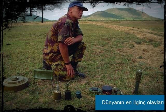 Komboya'da 2 asker patlamam maynla futbol oynamaya kalknca hayatlarn kaybetti. Olay ilgin klan bir baka nokta paralanarak can veren 2 askerin Kamboya ordusunun "en iyi mayn uzmanlar" arasnda yer almasyd.