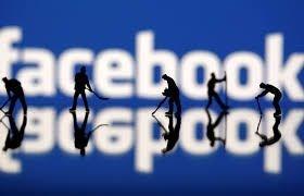 Sosyal medya irketi Facebook, yaklak 14 milyon kullancsnn gizlilik ayarlarnn sistemden kaynaklanan bir hata nedeniyle deitiini duyurdu. Buna gre sadece arkadalarna ynelik ya da kk gruplar iin paylam yapan kiilerin gnderilerinin &#8220;herkese ak&#8221; olarak daha geni kitlelere ulam olabilecei bildirildi.