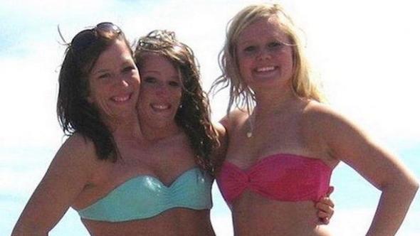 Yaadklar zorluklara ramen hayattan keyif almay biliyorlar. kisi de niversite mezunu ve ehliyet sahibi.