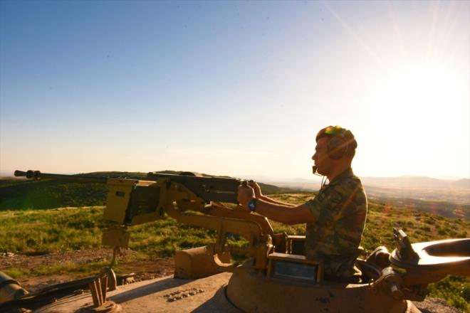 Lice ilesi krsalnda oluturulan s blgelerinde grev yapan komandolar, kullandklar son teknoloji silahlar sayesinde terristlere gz atrmyor. Komandolar s blgesinde yaptklar keif ve gzetleme faaliyetiyle Diyarbakr-Bingl karayolunun emniyetini salayarak, vatandalarn gven ierisinde seyahat etmesini salyor.