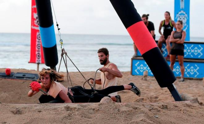 Gnn ikinci yarmasnda nller takm ile gnlller takm barbek ve baraka dlnde kar karya geldi. Yarmay 8-10 gnlller takm kazand.