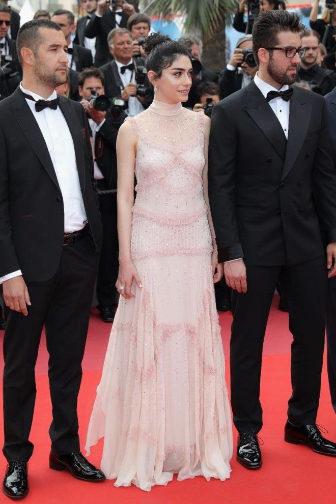 Ahlat Aacnn iki oyuncusu Dou Demirkol ve Hazar Ergl de byk srama gstererek ilk 25 ismin arasna girmeyi baardlar.