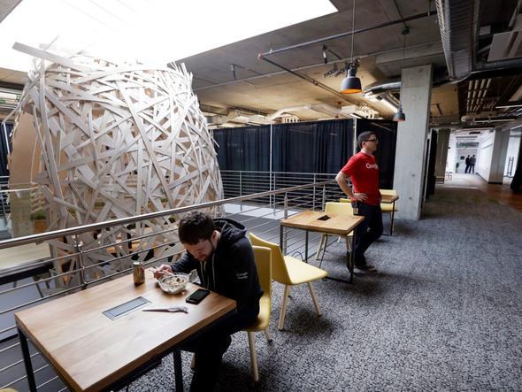 Kdemli yazlm gelitirme mhendisi  <br>  Yllk maa: 171 bin 285 dolar