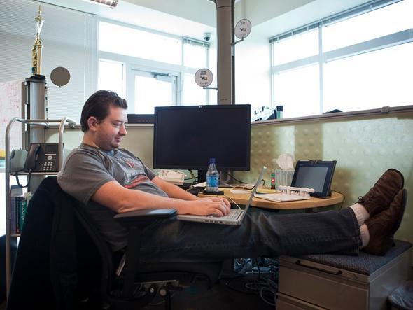 Pazarlama yneticisi  <br>  Yllk maa: 234 bin 741 dolar