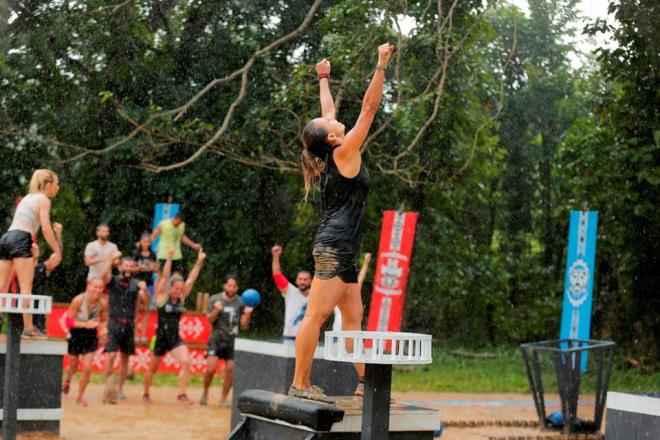 Gnn ikinci mcadelesinde iki takm kol saati dll sembol mcadelesinde karlat. Sembol oyununun sahibi kadnlarda Nagihan erkeler de ise Anl oldu.