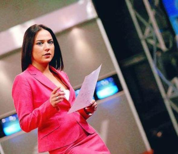 Banu Gven    Takipi says: 2.364.509