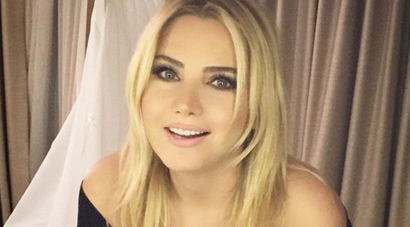 Ece Erken    Takipi says: 2.036.188