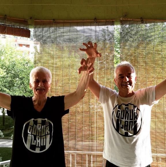 Zafer Algz  "Babam..Baba Kartalm..yi ki varsn..Gnmz kutlu olsun..O gzel ellerinden perim"