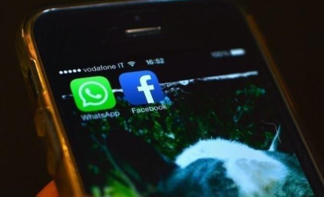 nemli bir mesaj bulmak iin yzlerce iletiyi geriye doru kaydrmak ok uzun srebilir. Ama eer o mesaja yldzla iaretlerseniz (Yani favorilerinize kaydederseniz) hem sizin iiniz kolaylar, hem de mesajlatnz kiinin bundan haberi olmaz.