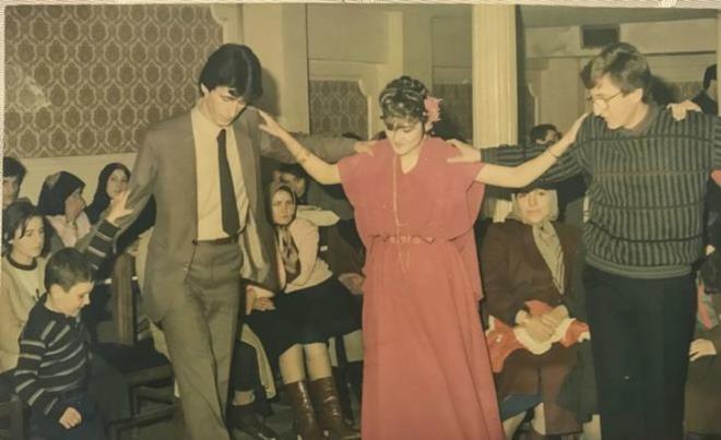 Fikiz retmeni ve okul mdr olarak birden fazla lisede grev almasnn yan sra zel dersanelerde de eitmenlik yapan Muharrem ce, bir sre Yalovaspor'un basn szcl grevini de stlendi. Ayrca Yalova Atatrk Dnce Dernei il bakanl grevinde de bulunan Muharrem nce, 2002 ylnda CHP Yalova milletvekili olarak TBMM'ye girdi.