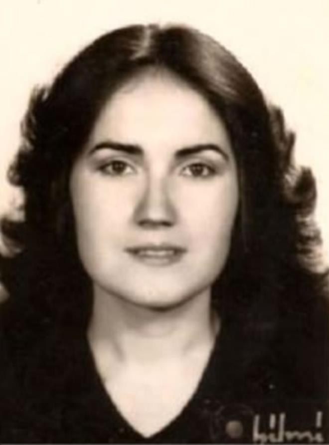 Meral Akener'in Tuncer Akener ile srdrd mutlu evliliinden Fatih Akener (d. 1984) adnda bir de olu vardr.1995-1999 yllarnda Doru Yol Partisi milletvekili olarak meclise giren Meral Akener, siyasal yaam boyunca ileri Bakanl'nda grev alm, Ak Parti'nin kurulu aamasnda aktif rol oynad, Milliyeti Hareket Partisi milletvekili olarak mecliste yer ald.