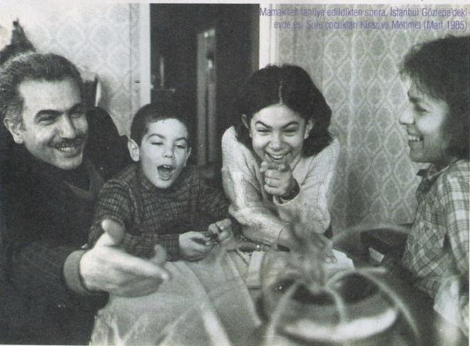 12 Eyll 1980 darbesinden sonra tutukland, nce 12 yla, sonra 8 yla mahkum edildi. Mart 1985&#8242;te serbest kald.1987&#8242;de haftalk 2000&#8242;e Doru dergisinin yaynlanmasna nderlik etti. Genel Yayn Ynetmeni ve Bayazar oldu. Bu dergiye rportaj yapmak iin 1989 Ekim ve 1991 Nisan&#8217;nda blc terr rgt PKK&#8217;nn Bekaa&#8217;daki kampna giderek blcba Abdullah calan&#8217;la rportajlar yapt. Blcba calan&#8217;n elinden Bekaa Kamp&#8217;nda gl alacak kadar samimi fotoraflar hala hafzalardaki yerini koruyor.