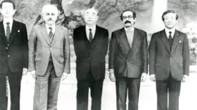 1974 Kbrs Bar Harekat&#8217;nda Trkiye&#8217;yi igalci olarak niteledi. Ve bu ynde yayn ve eylemler yapt. 12 Eyll ncesi dnemde Aydnlk gazetesinde yaynlad lkc isimler birka gn sonra sol rgtler tarafndan infaz edildi. Bu nedenle milliyeti camia Perinek&#8217;i hi unutmad.