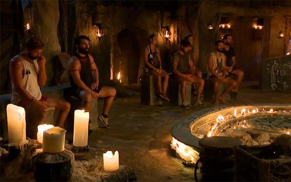 Survivor 2018'de bu hafta kim elendi sorusu yant buldu. Survivor 2018'nin 24 Haziran 2018 Pazar akam yaynlanan son blmnde nefesler tutuldu. Acun Ilcal bu hafta Survivor toplu SMS oylamas sonularna gre kimin elendiini aklad. Ada konseyinde elemeye kan isimler Turabi amkran, Hakan Hatipolu, Damla Can ve Anl Berk Baki'ydi. Gerekletirilen toplu SMS oylamasnn sonularna gre bu hafta Survivor adasna veda eden isim Hakan Hatipolu oldu.