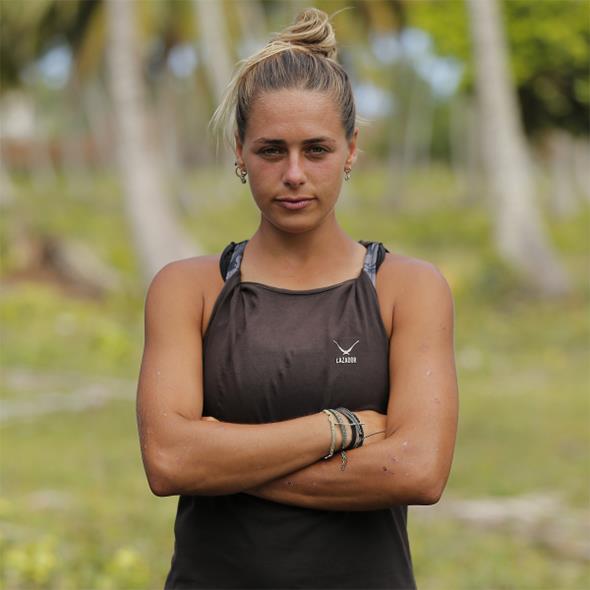 Survivor 2018 eleme aday Damla Can kimdir? 1990 ylnda stanbul&#8217;da domutur. Gen yalarndan itibaren sporla ilgilenmeye balayan Damla Can, zel bir spor salonunda eitici olarak alyor. 2016 ylndaki Survivor yarmasnda yer almtr. Jimnastik, step, aerobik ve fitness dersleri de veren Damla Can, ayn zamanda sosyal medyada yapt paylamlarla da dikkatleri zerine topluyor. 27 yanda olan Damla Can, 2018 Survivor All Star yarmasnda All Star takmnda mcadele ediyor. 2016 ylndaki Survivor yarmasnda finale kalan Damla Can, finalde kaybetmiti.