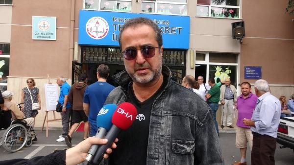 Bebek'te bulunan Tevfik Fikret lkokulu'nda oyunu kullanan Bilgili, basn mensuplarna yapt ksa aklamada, "Trkiye Cumhuriyet tarihinin herhalde en nemli seimi. Memleketimiz iin hayrl ve uurlu olsun" diye konutu.