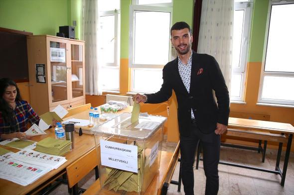 nl sporcu Kenan Sofuolu AK Parti'den Sakarya Milletvekili oldu.