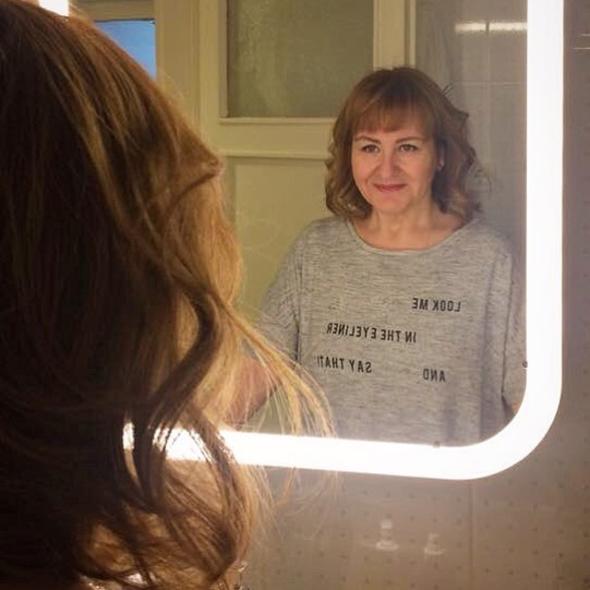 Seksenler'in Rukiye'si zlem Trkad, mide kltme ameliyat ile 35 kilo verdi. Sabah'a konuan oyuncu "ki reaksiyon var. Bir grup 'Ne kadar tatlydnz' derken dier taraf 'Fit olmak size ok yakt' diyor. Kiloluyken fettan kadn rolleri vermediler, artk acsn karacam" dedi.