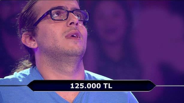 lk nce &#8220;Arkadama gveniyorum, d kk, fare&#8221; cevabn verdi ama &#8220;son kararm&#8221; demedi. Murat Yldrm bunun stne 60 bin liralk dl alma hakkn da kullanabileceini syleyince &#8220;fare&#8221; cevabndan vazgeti. Uzun uzun mantk yrtt ve kendi aklna yatan cevab verdi! imdi 125 bin liraya ulamt.