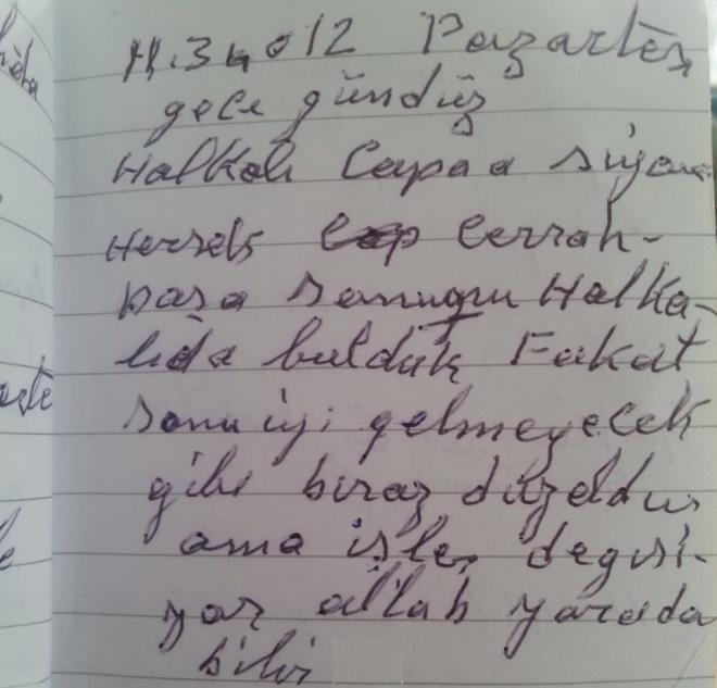 "Dedem henz askerden yeni geldii zamanlarda teyzesinin kz Mrvet'i kararak evlenmiler. 70 yl akn sre bir yasta ba koydular. 3 ocuklar, 7 torunlar, 7 de torunlarnn ocuklar oldu. mrlerinin byk ksmn Kolay Mahallesi'nde geirdiler. 1 asrlk, 2 mre san, yokluk iinde geen yllarda yaanan skntlara ramen birbirlerinden hi vazgememiler. Hayattalarken o yllar biz torunlarna hep anlatrlard."