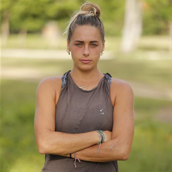 Survivor 2018 Kbrs yar finalisti Damla Can kimdir? 1990 ylnda stanbul&#8217;da domutur. Gen yalarndan itibaren sporla ilgilenmeye balayan Damla Can, zel bir spor salonunda eitici olarak alyor. 2016 ylndaki Survivor yarmasnda yer almtr. Jimnastik, step, aerobik ve fitness dersleri de veren Damla Can, ayn zamanda sosyal medyada yapt paylamlarla da dikkatleri zerine topluyor. 27 yanda olan Damla Can, 2018 Survivor All Star yarmasnda All Star takmnda mcadele ediyor. 2016 ylndaki Survivor yarmasnda finale kalan Damla Can, finalde kaybetmiti.