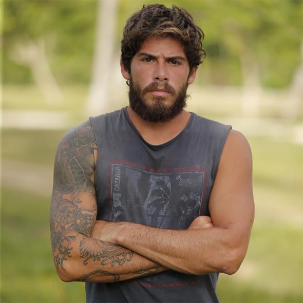 Survivor 2018 Kbrs finalisti Anl Berk Baki kimdir? 26 yanda. Yeditepe niversitesi reklam ve tasarm blmnden mezun. Galatasaray lisesi mezunu. 6 yanda yelken sporuna balam. Aktif olarak hem milli takmda szlemeli olarak devam ediyor. Trkiye&#8217;nin en byk irketinin kaptanln yapyor. Crossfit ile ilgileniyor. Eitmenlik yapyor. Atletizm, voleybol gibi sporlarla da ilgilenmi.