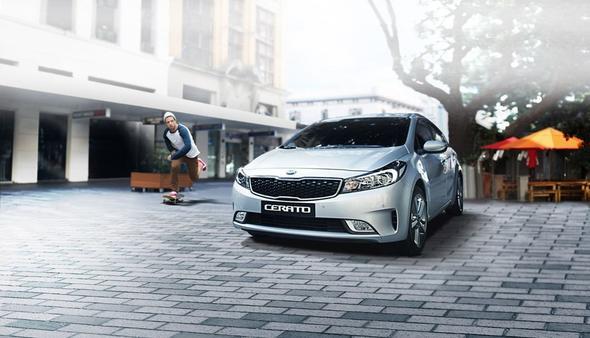 Kia Cerato Comfort 1.6L Benzin-Manuel - 79,600 TL (2017 Model):    ehir ii (L/100 km) 9,0  -  ehir d (L/100 km) 5,3  -  Ortalama (L/100 km) 6,7