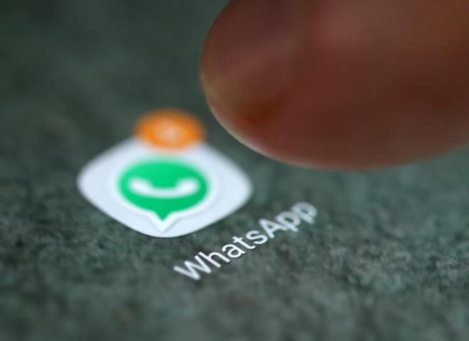 OTOMATK YKLEMELER DURDURUN    Telefonuzun fotoraf galerisinde utan verici resimler olmasn istemiyorsanz WhatsApp&#8217;n otomatik ykleme zelliini kapatabilirsiniz. Bunun iin sohbet ayarlarnda "Gelen medyay kaydet" i kapatarak fotoraflarn ve dier medyann otomatik indirme ilemlerini durdurabilirsiniz.