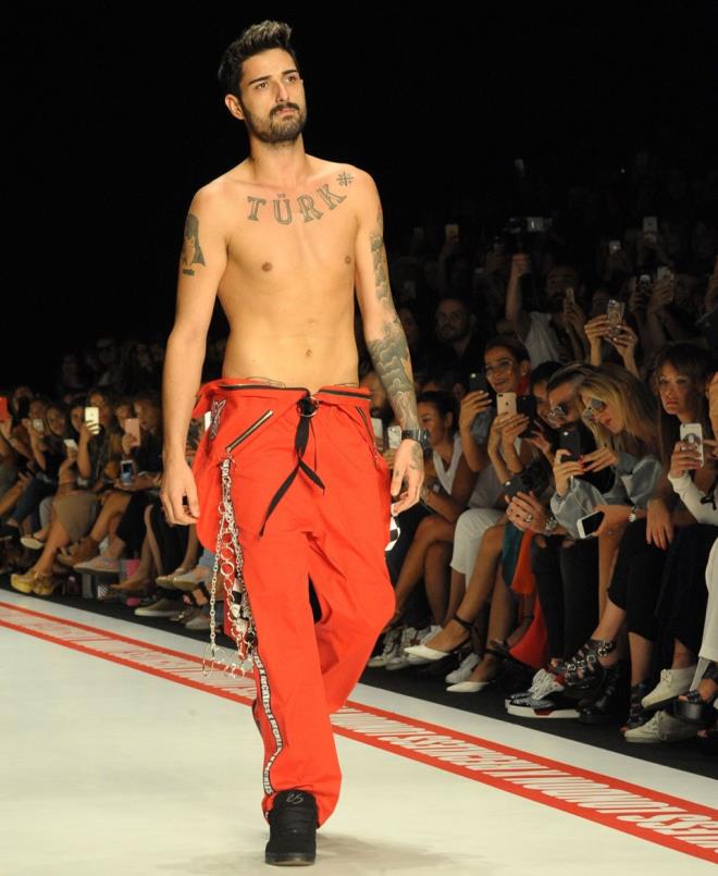 Tatlses dilekesinde, do'nun Yalova'da verecei konsere lm tehdidiyle kmak zorunda kaldn ve konserin youn gvenlik nlemleri altnda gerekletiini beyan etti.